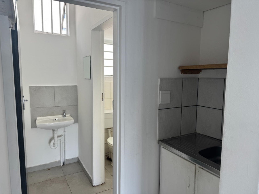 To Let Commercial Property for Rent in Wynberg Western Cape